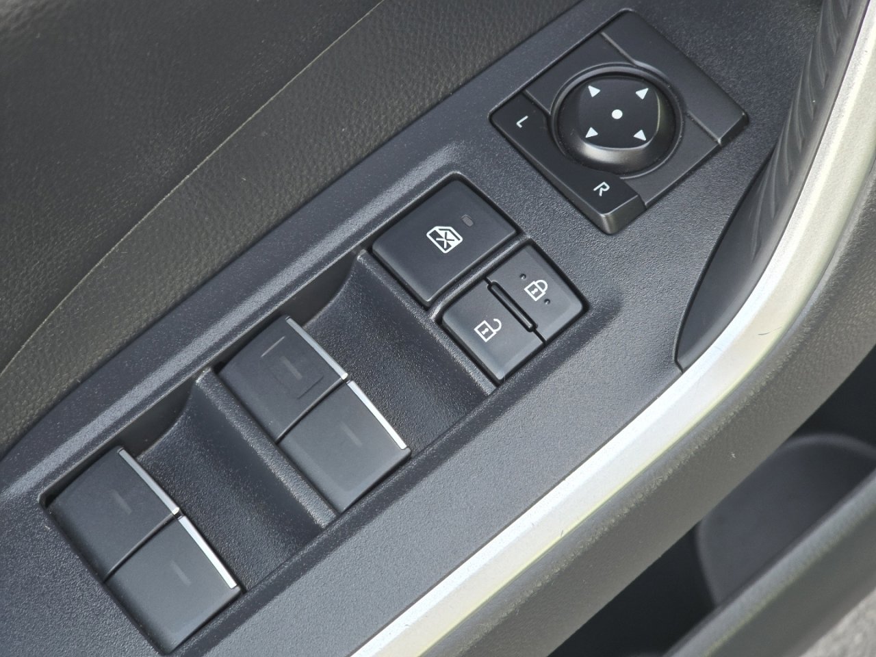 Used 2022 Toyota RAV4 XSE image 26