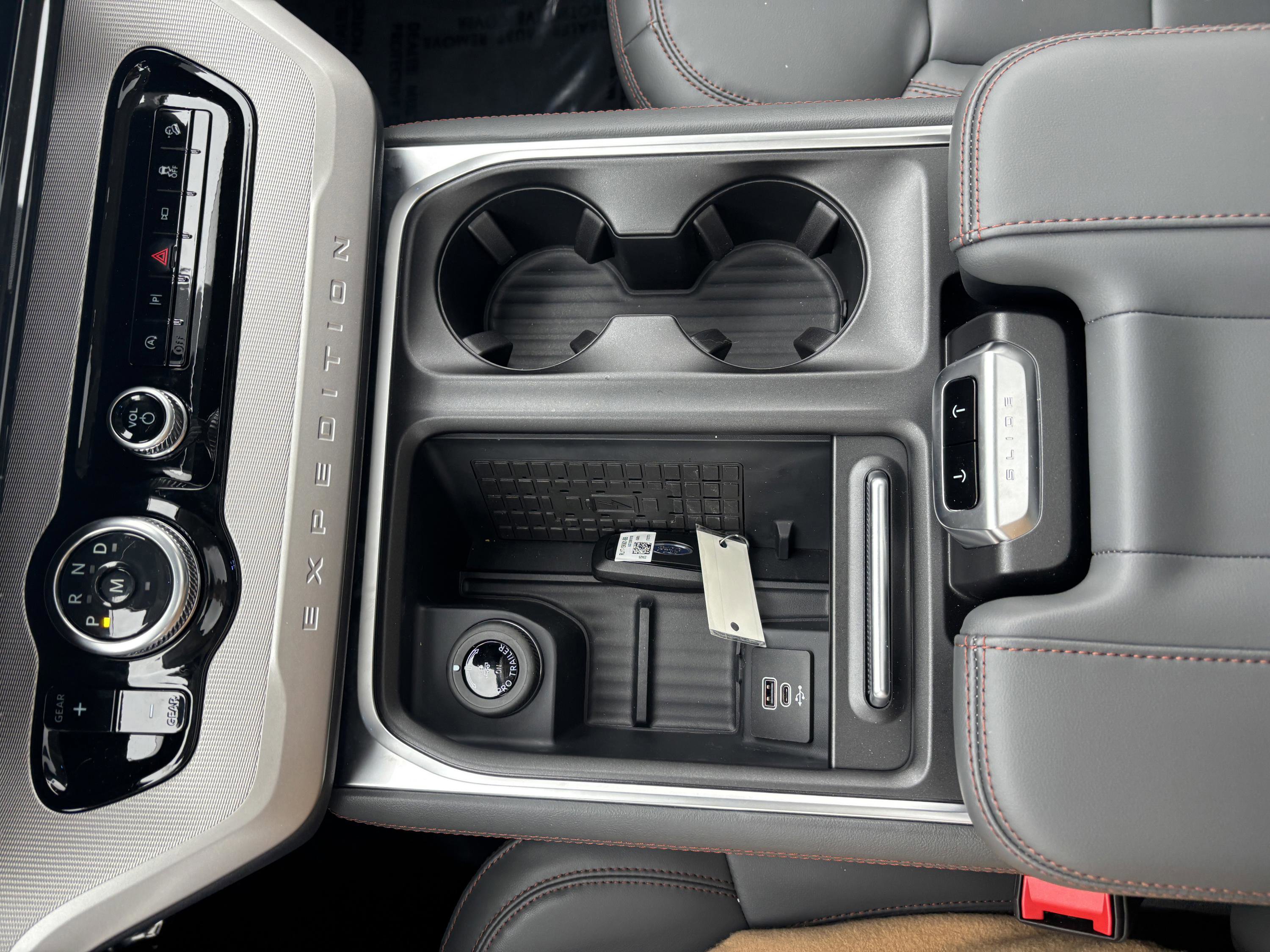 New 2025 Ford Expedition Max Active AWD/4WD image 18