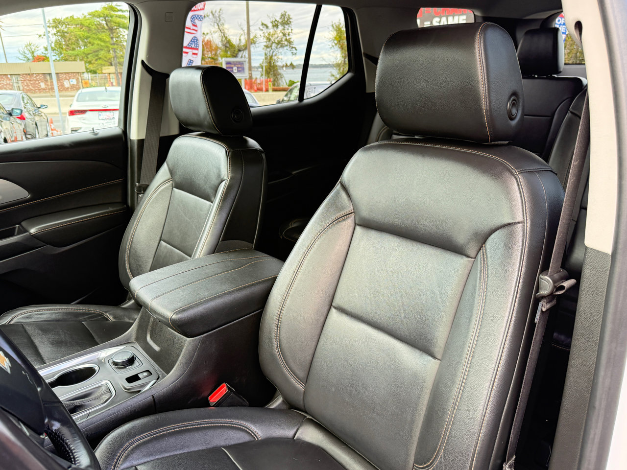 Used 2019 Chevrolet Traverse LT image 13