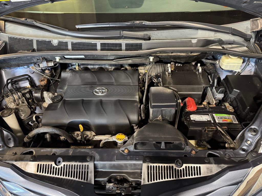 Used 2015 Toyota Sienna LE AWD/4WD image 27