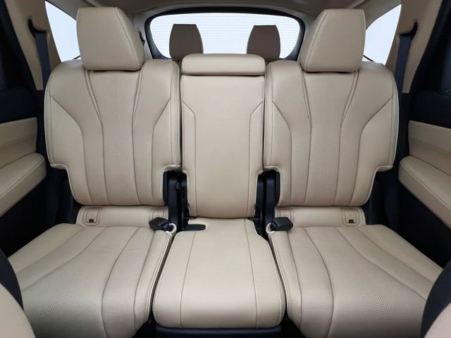 Used 2023 Acura MDX w/ Advance Package AWD/4WD image 16