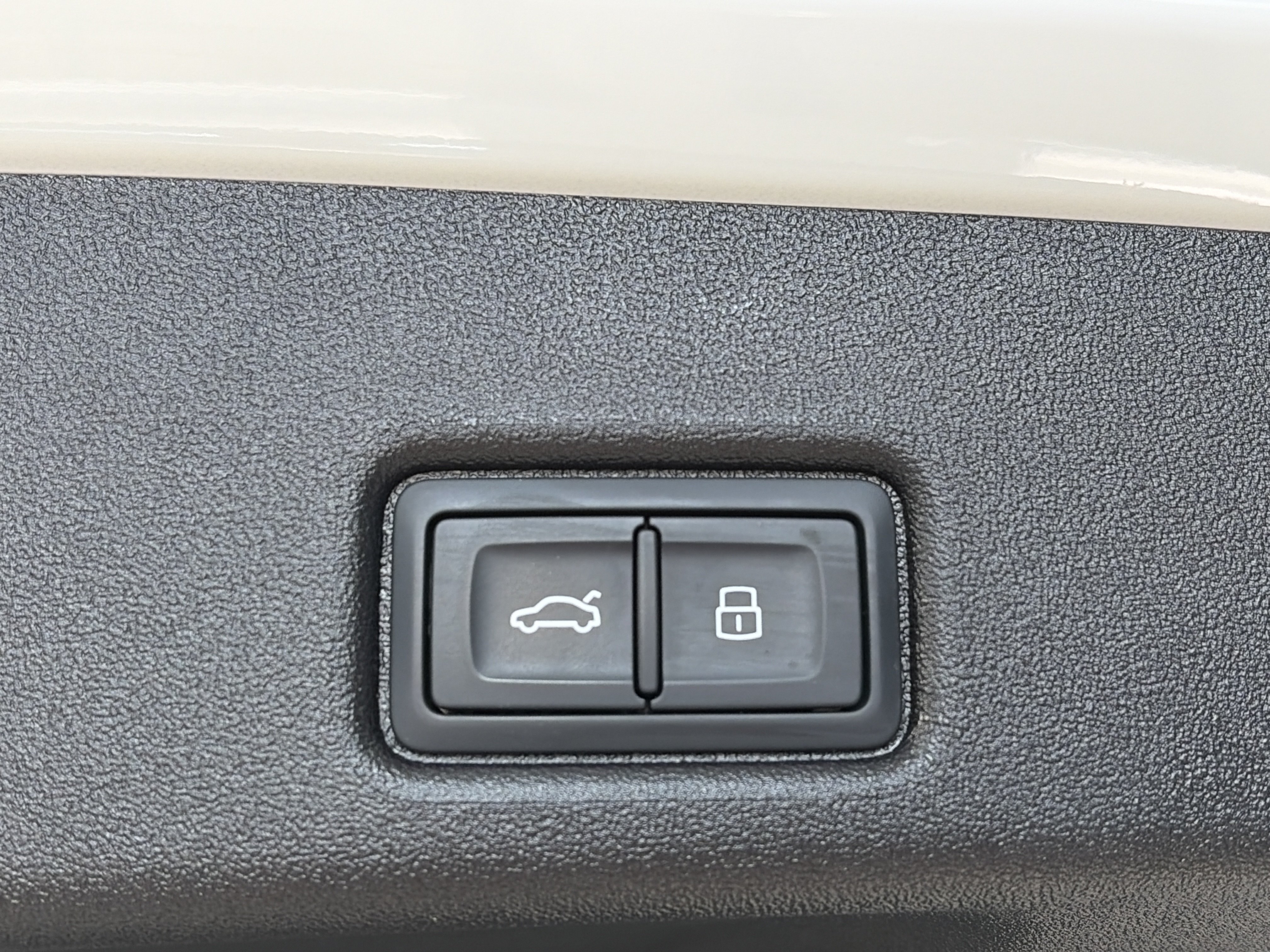 Used 2025 Audi Q5 Premium AWD/4WD image 14