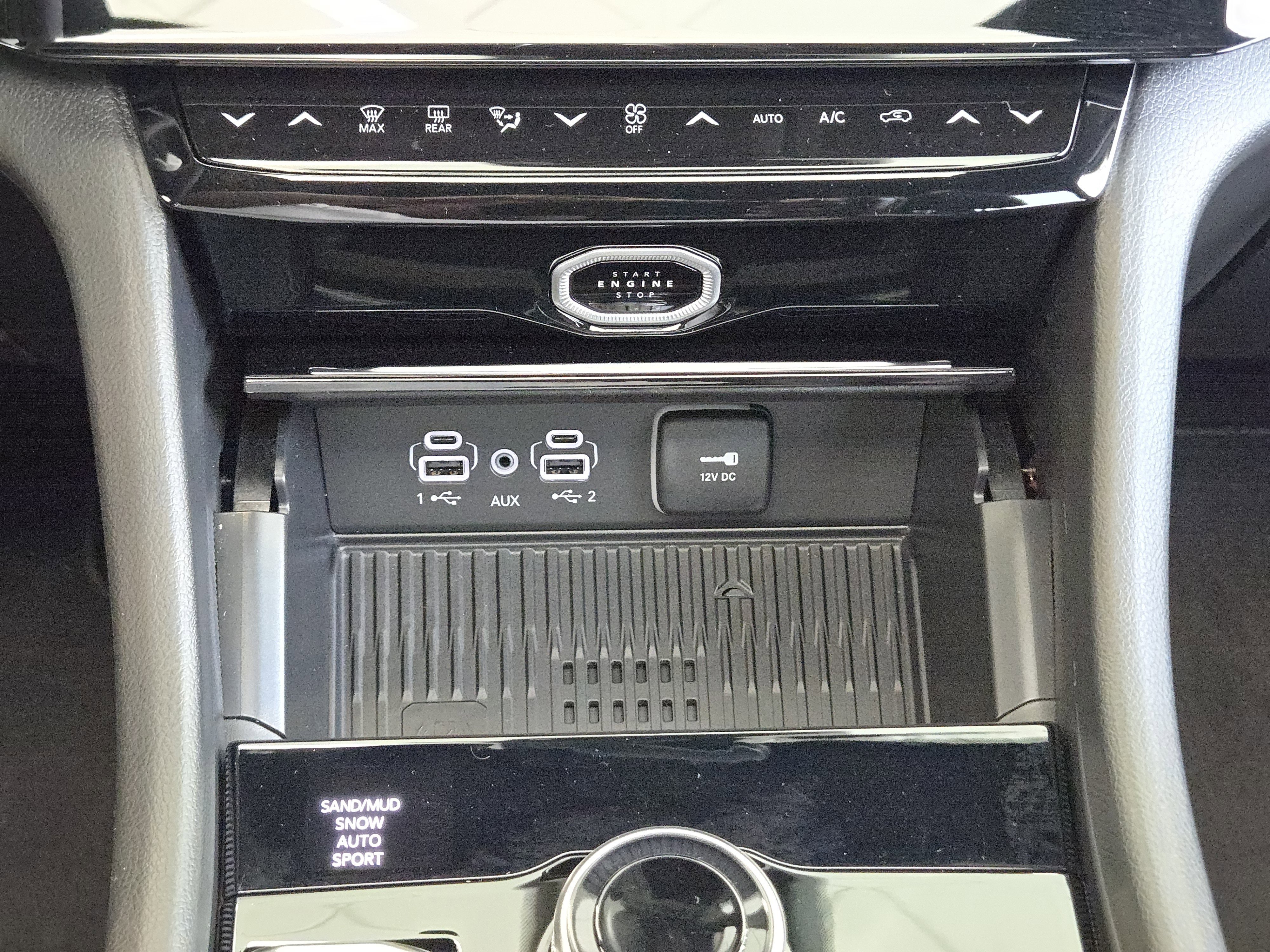New 2026 Jeep Grand Cherokee Altitude image 14