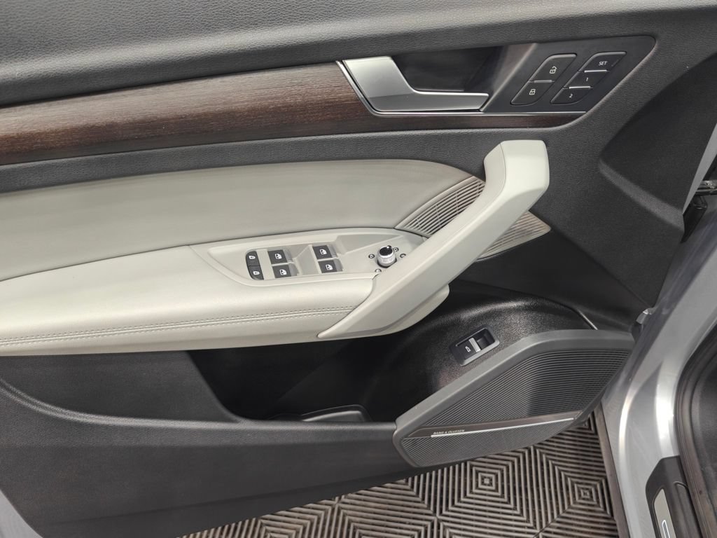 Used 2022 Audi Q5 2.0T Premium Plus w/ Premium Plus Package AWD/4WD image 57