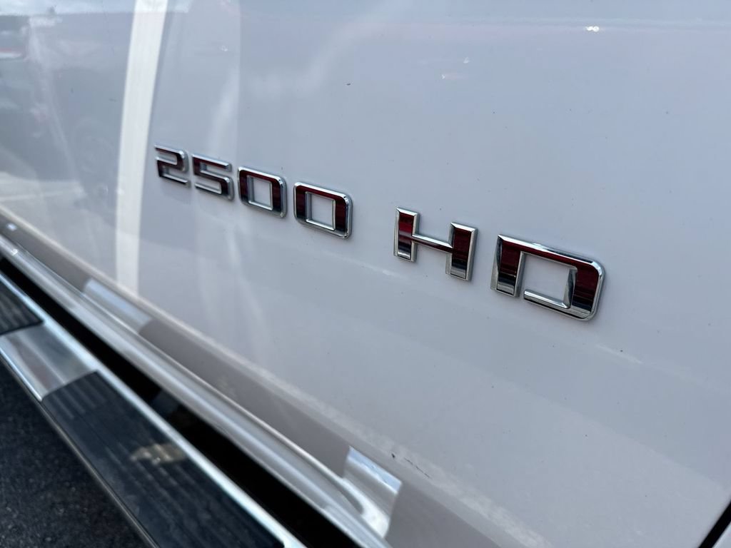 Used 2025 Chevrolet Silverado 2500 LT AWD/4WD image 7
