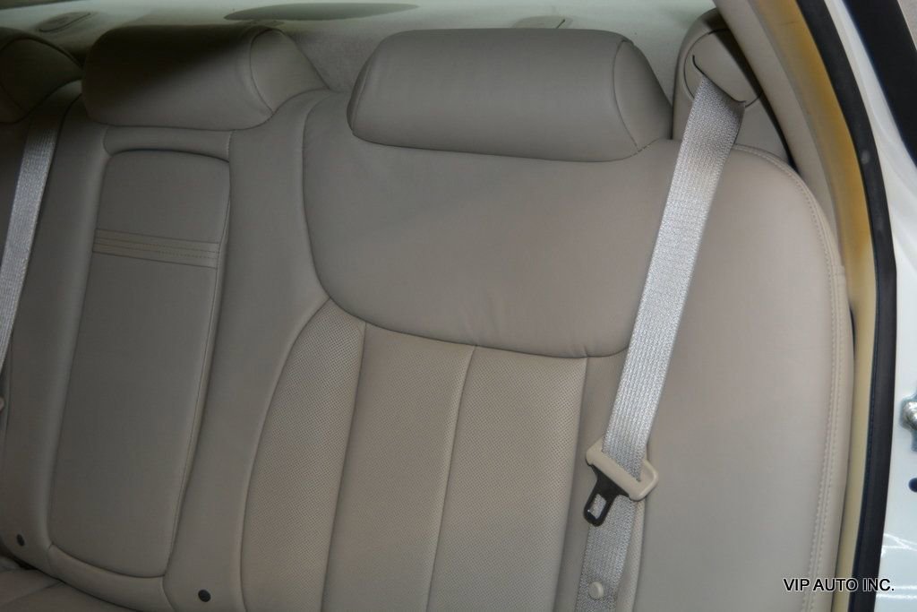 Used 2009 Cadillac DTS w/ Trunk Convenience Package FWD image 23