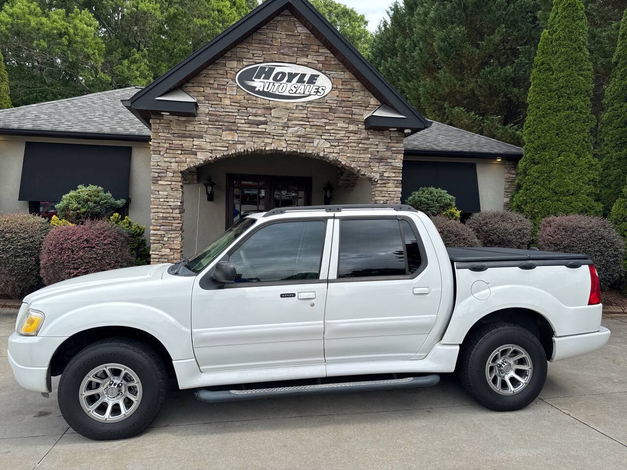 Used 2005 Ford Explorer Sport Trac XLT AWD/4WD image 1