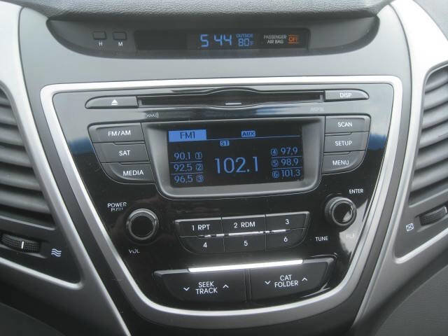 Used 2016 Hyundai Elantra SE image 17