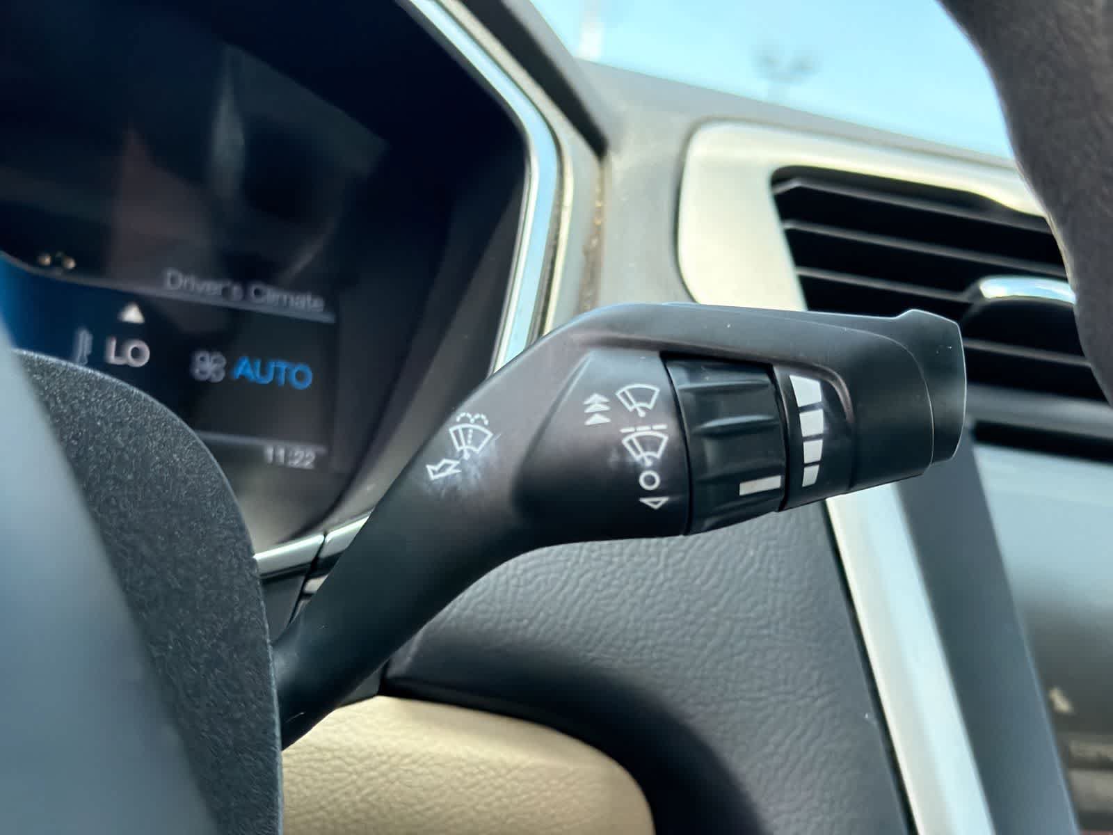 Used 2016 Ford Fusion SE FWD image 27