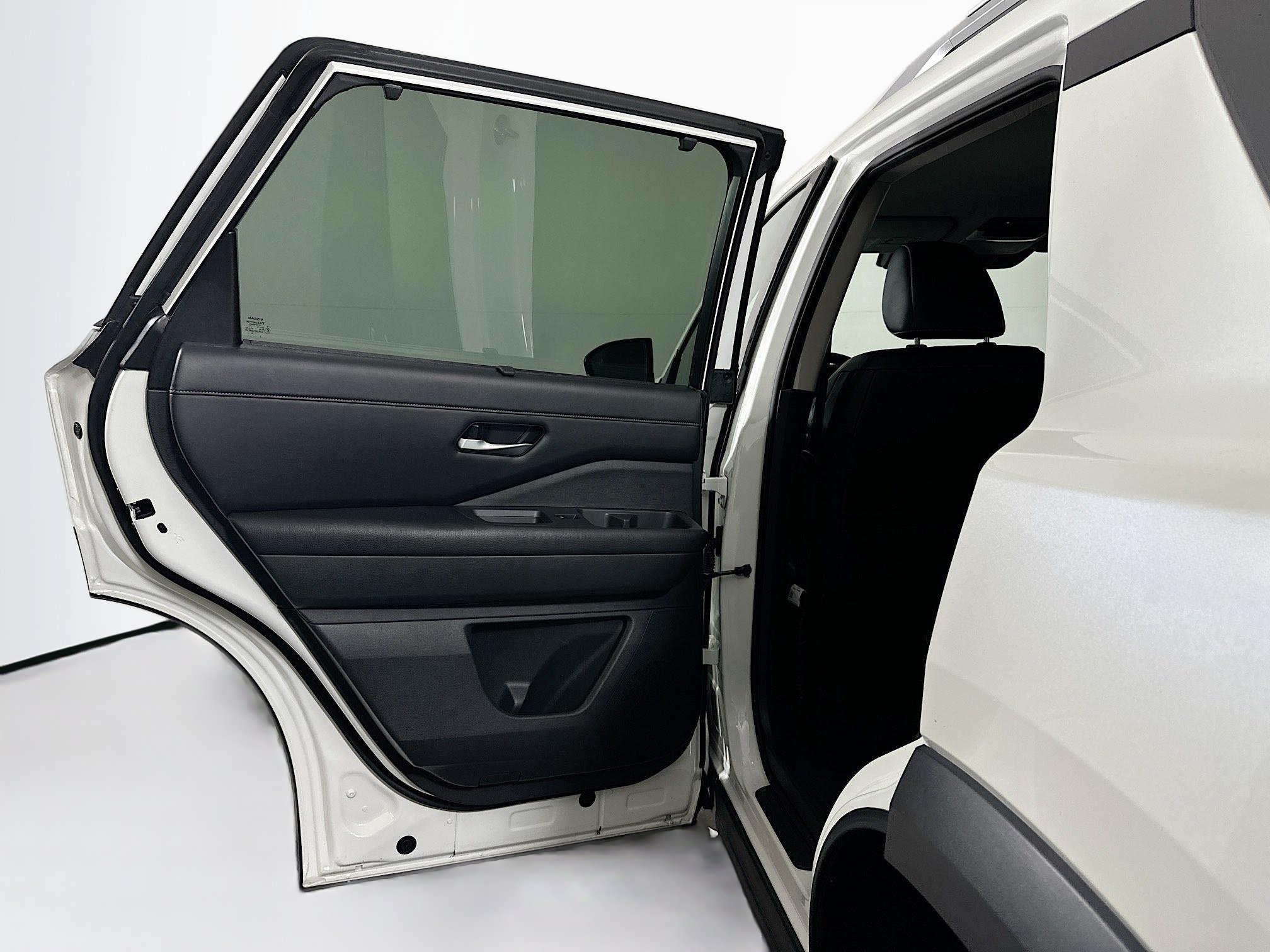 Used 2024 Nissan Pathfinder SL AWD/4WD image 26