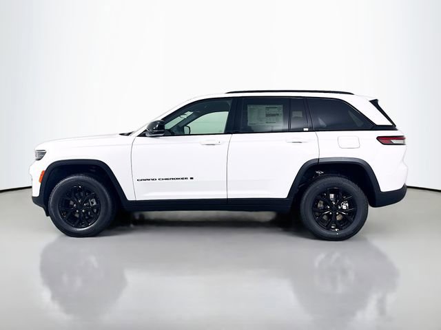 New 2025 Jeep Grand Cherokee Altitude image 4