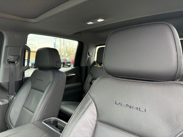 Used 2025 GMC Sierra 1500 Denali w/ Denali Reserve Package image 9