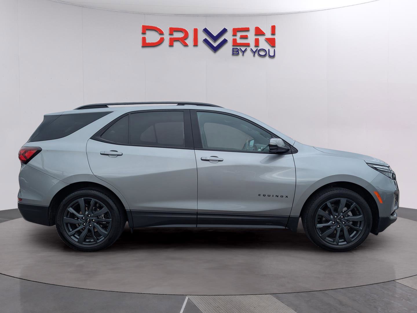 Used 2023 Chevrolet Equinox RS w/ RS Leather Package image 6