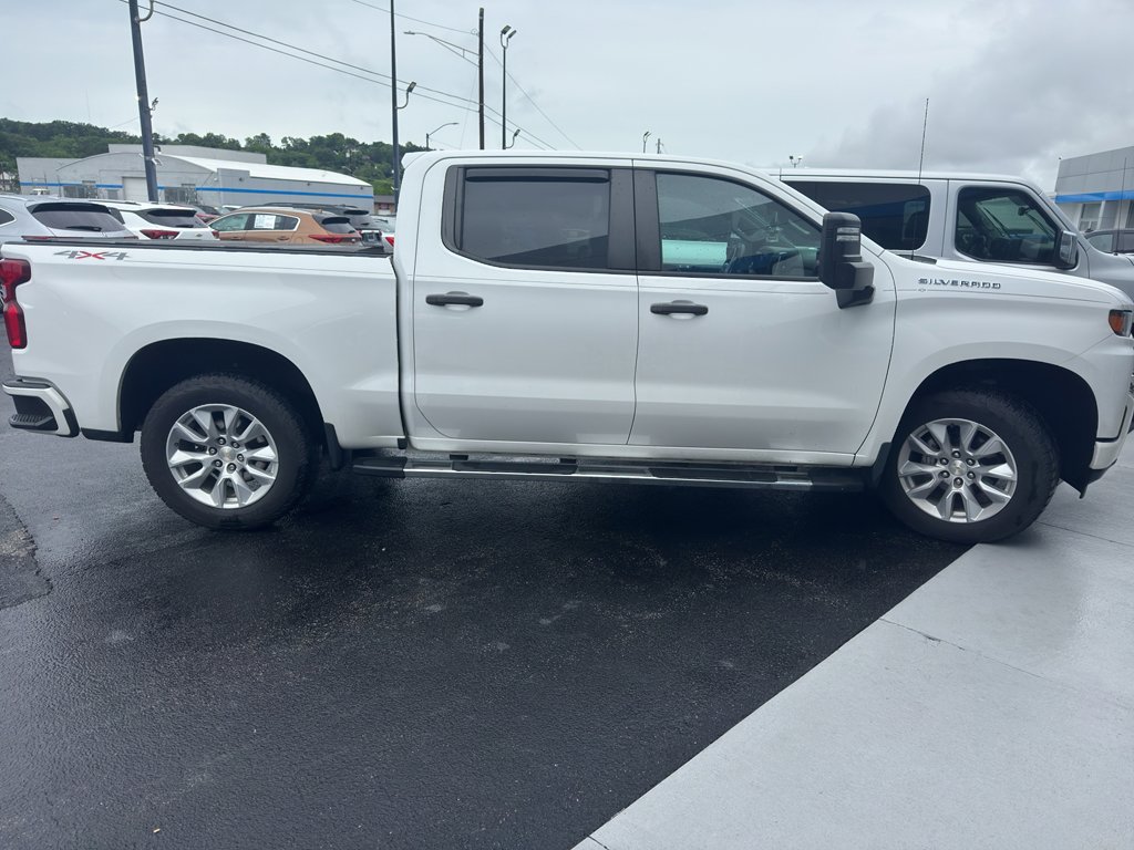 Used 2021 Chevrolet Silverado 1500 Custom w/ Custom Max Trailering Package AWD/4WD image 2