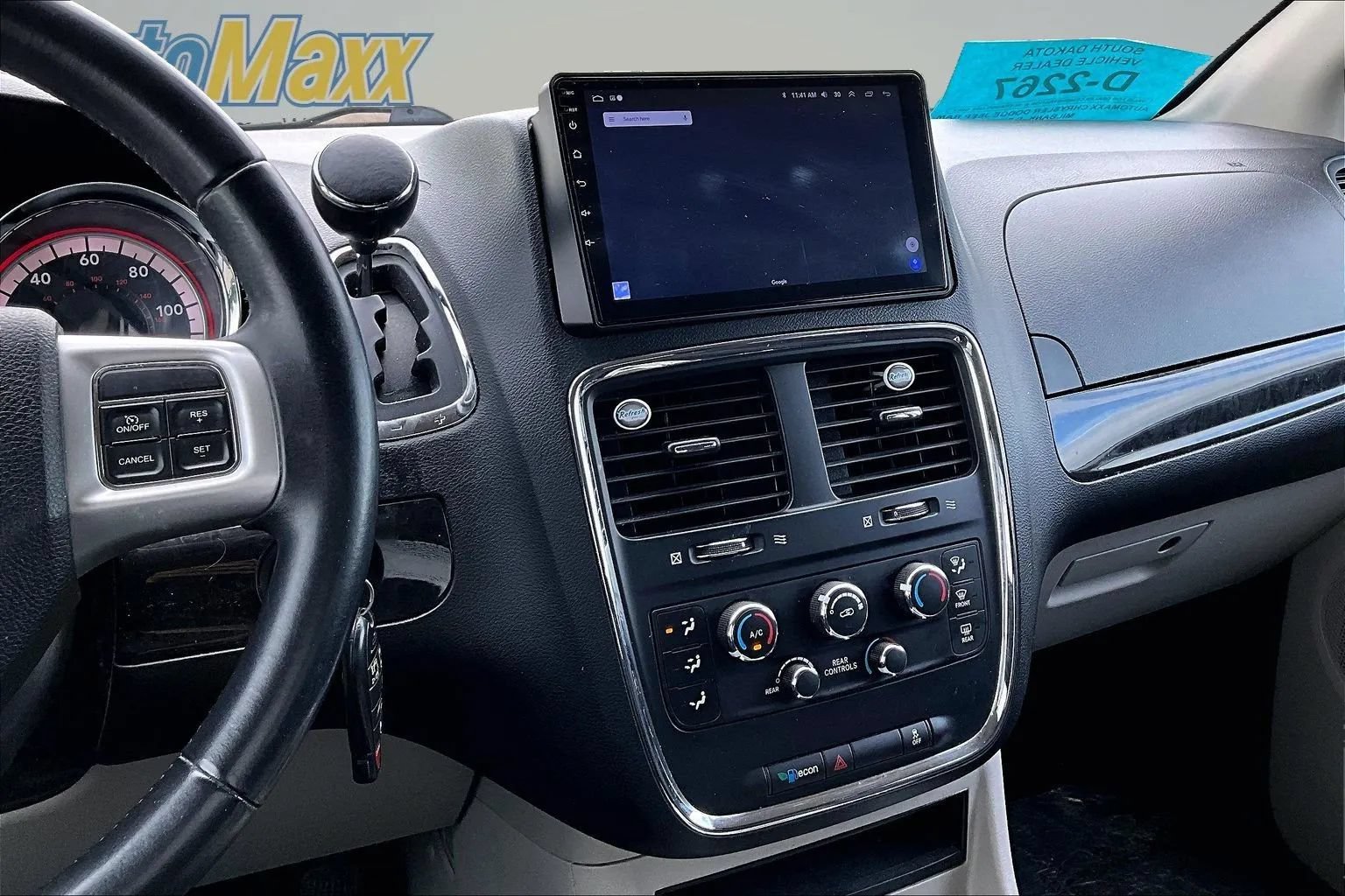 Used 2014 Dodge Grand Caravan SXT w/ Rear Park Assist Package FWD image 9