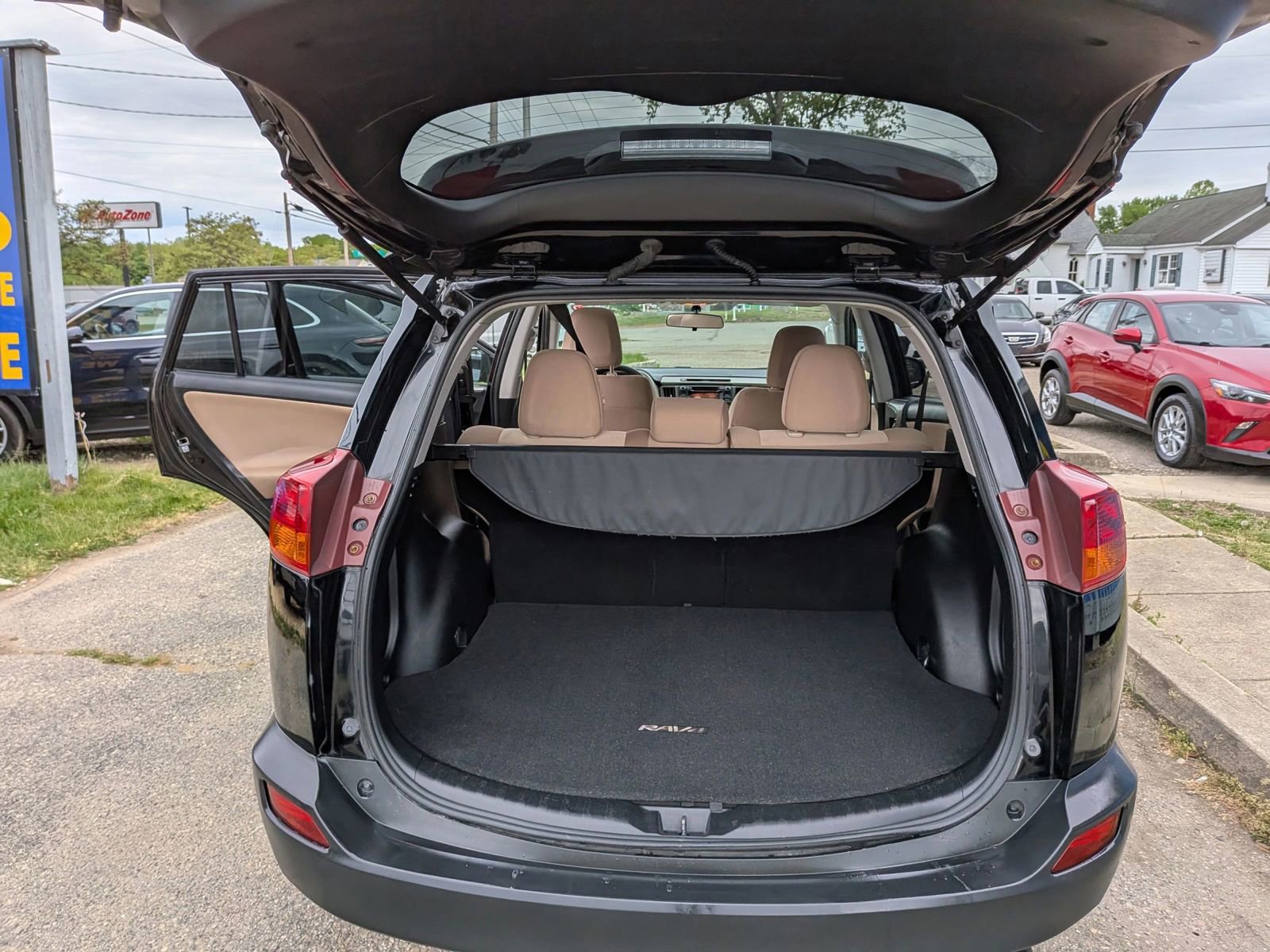 Used 2015 Toyota RAV4 XLE AWD/4WD image 25