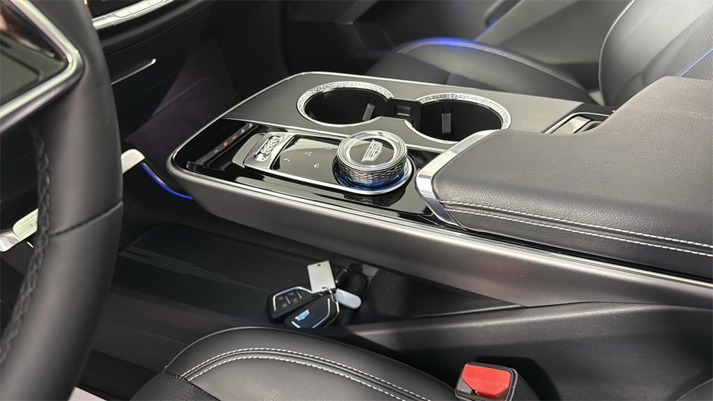 Used 2024 Cadillac Lyriq Luxury image 39