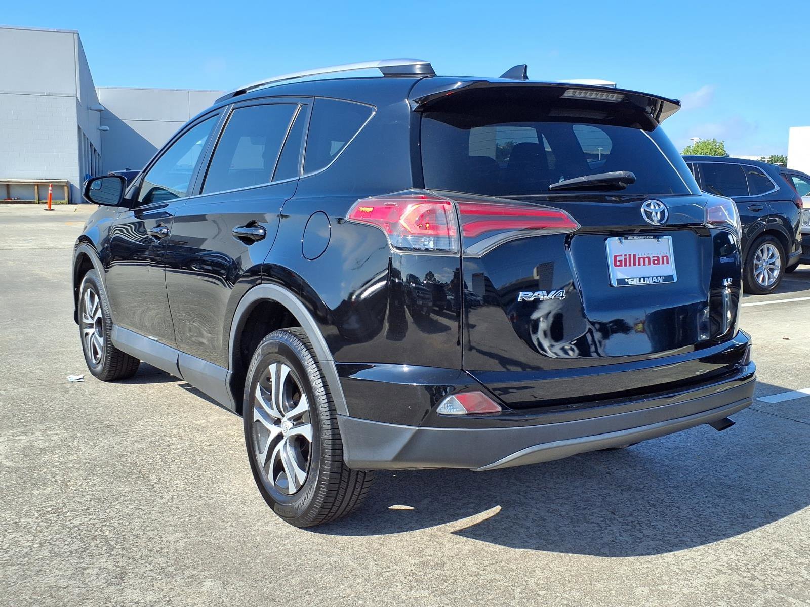 Used 2016 Toyota RAV4 LE FWD image 3