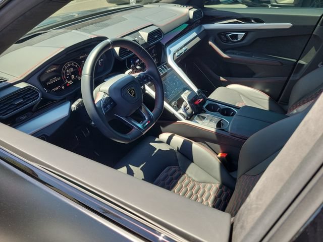 Used 2024 Lamborghini Urus S AWD/4WD image 3