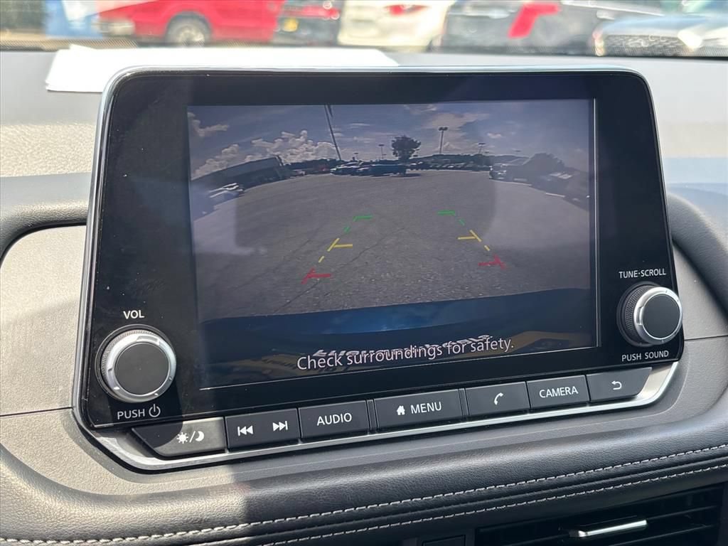 Used 2024 Nissan Rogue SV AWD/4WD image 5