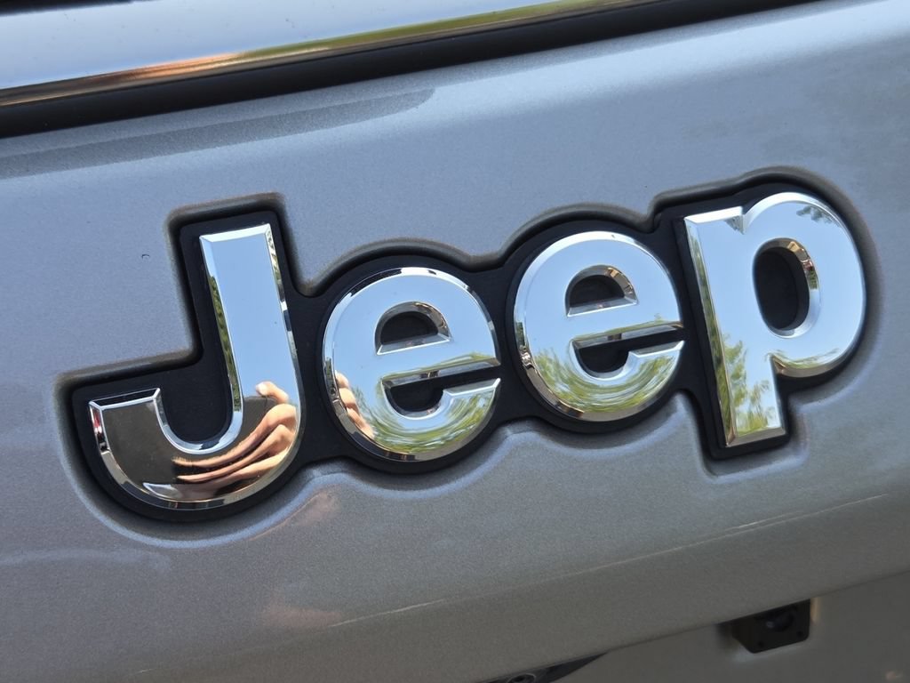 Used 2023 Jeep Compass Latitude AWD/4WD image 14