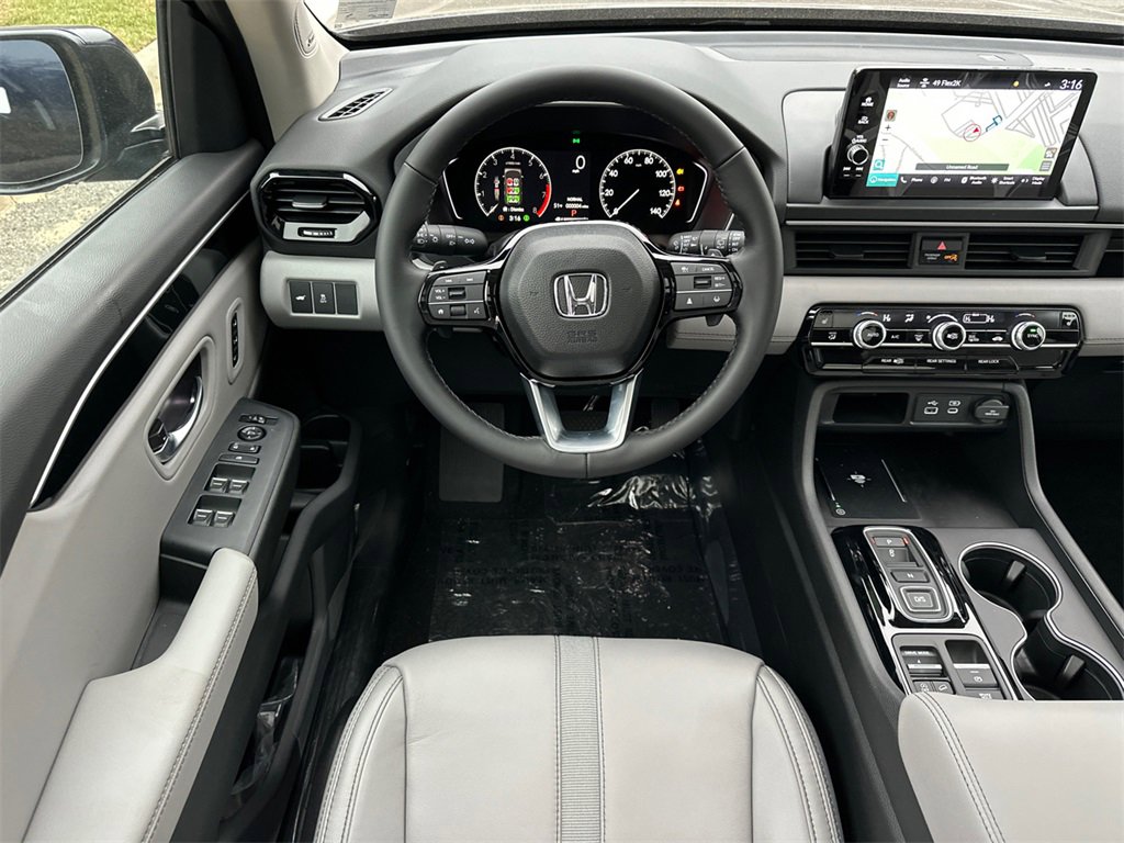 New 2025 Honda Pilot Touring image 23