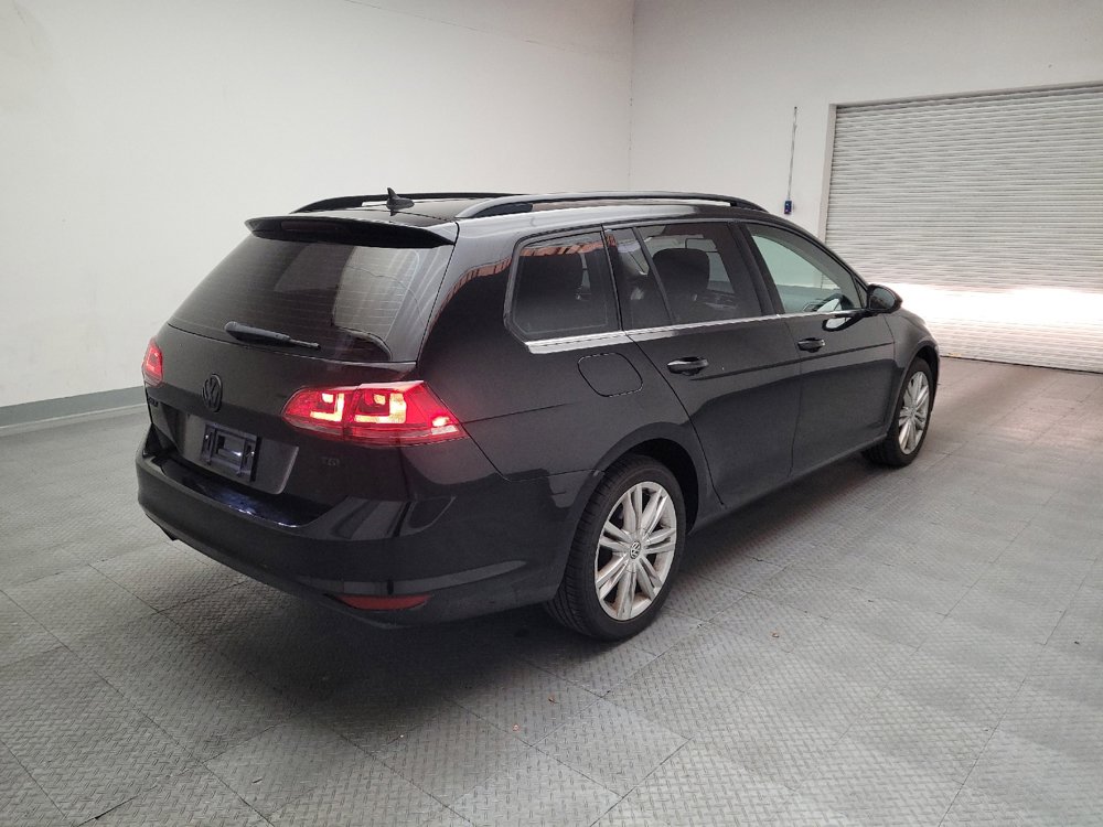 Used 2016 Volkswagen Golf Limited Edition image 9