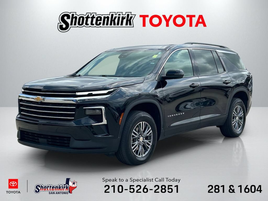 Used 2025 Chevrolet Traverse LT