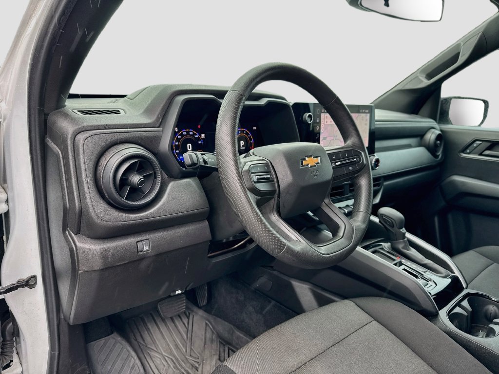 Used 2024 Chevrolet Colorado W/T w/ Technology Package RWD image 9