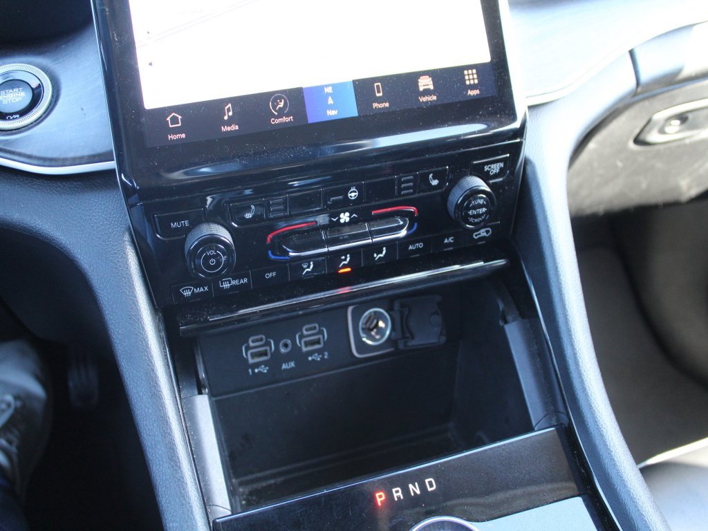 Used 2023 Jeep Grand Cherokee Limited image 13