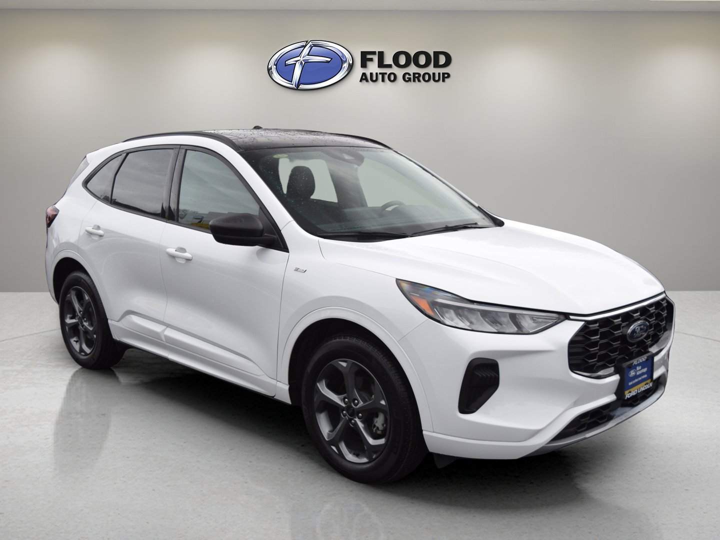 Used 2023 Ford Escape ST-Line w/ Tech Pack #1 image 1