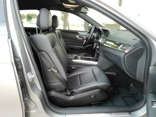 Used 2014 Mercedes-Benz E 250 BlueTEC Sedan image 21
