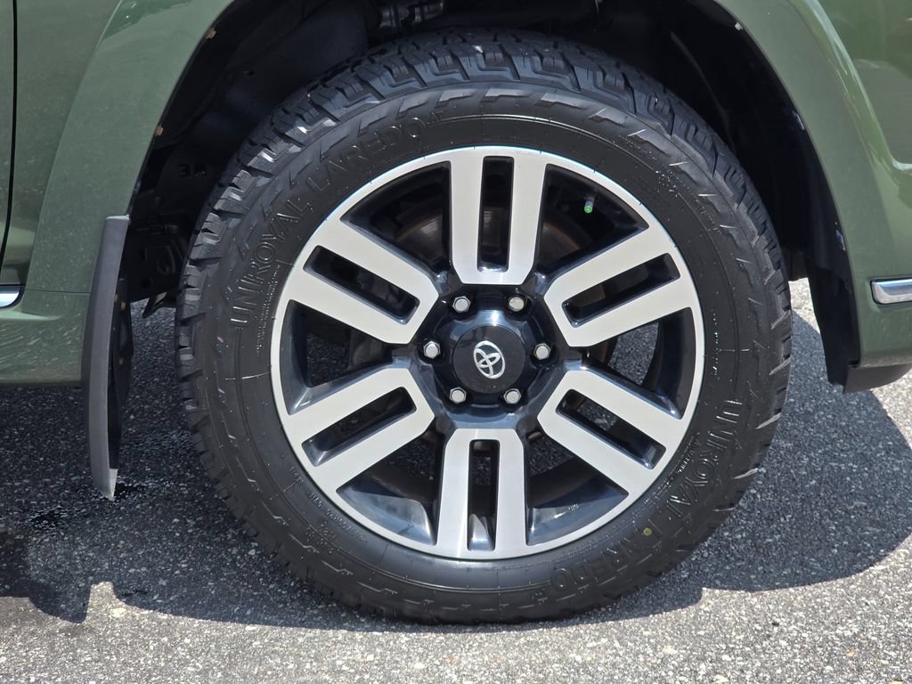 Used 2022 Toyota 4Runner Limited AWD/4WD image 25