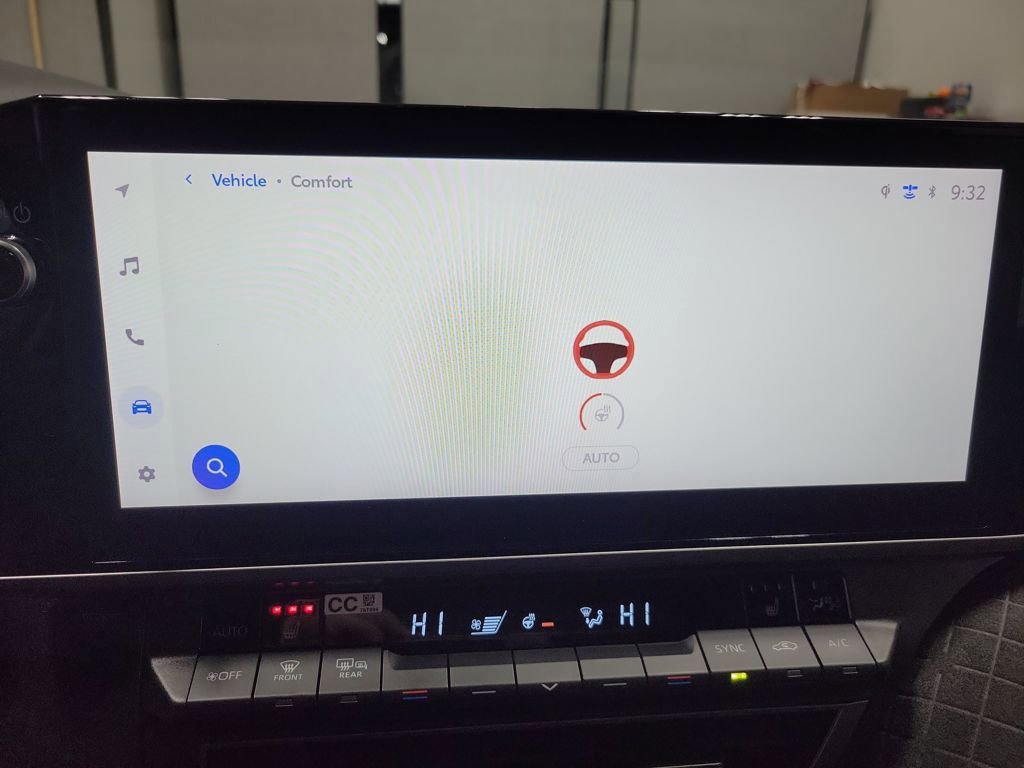 Used 2025 Toyota Camry XLE image 45