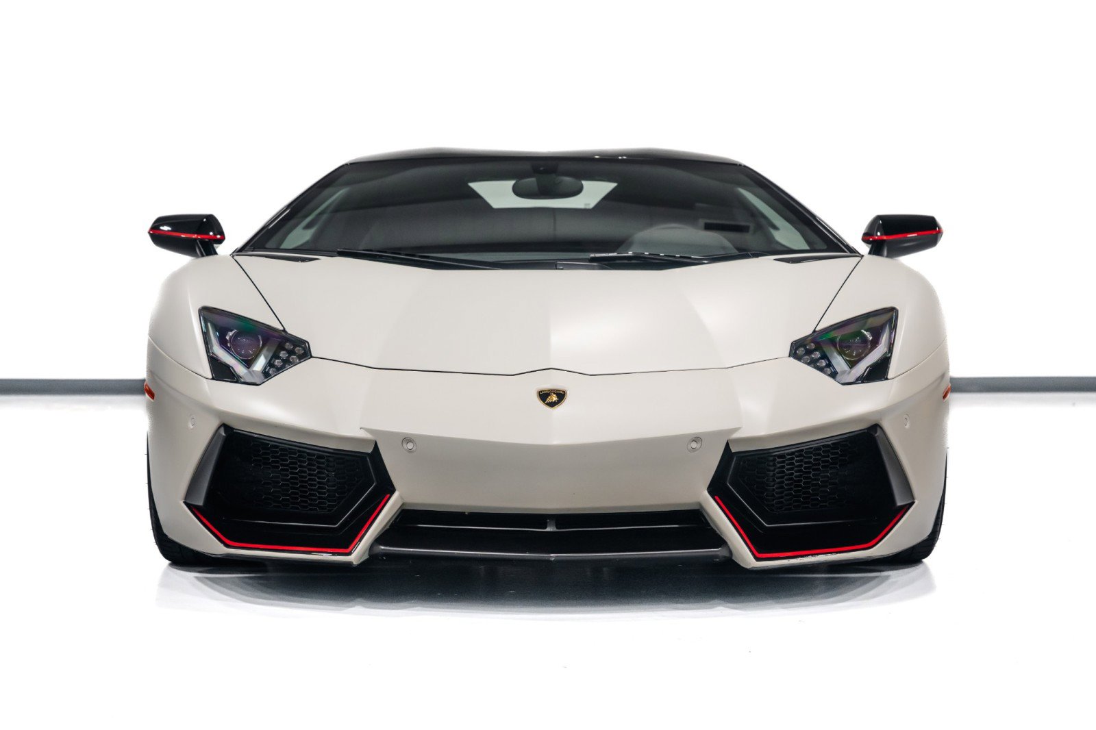 Used 2016 Lamborghini Aventador LP 700-4 image 3