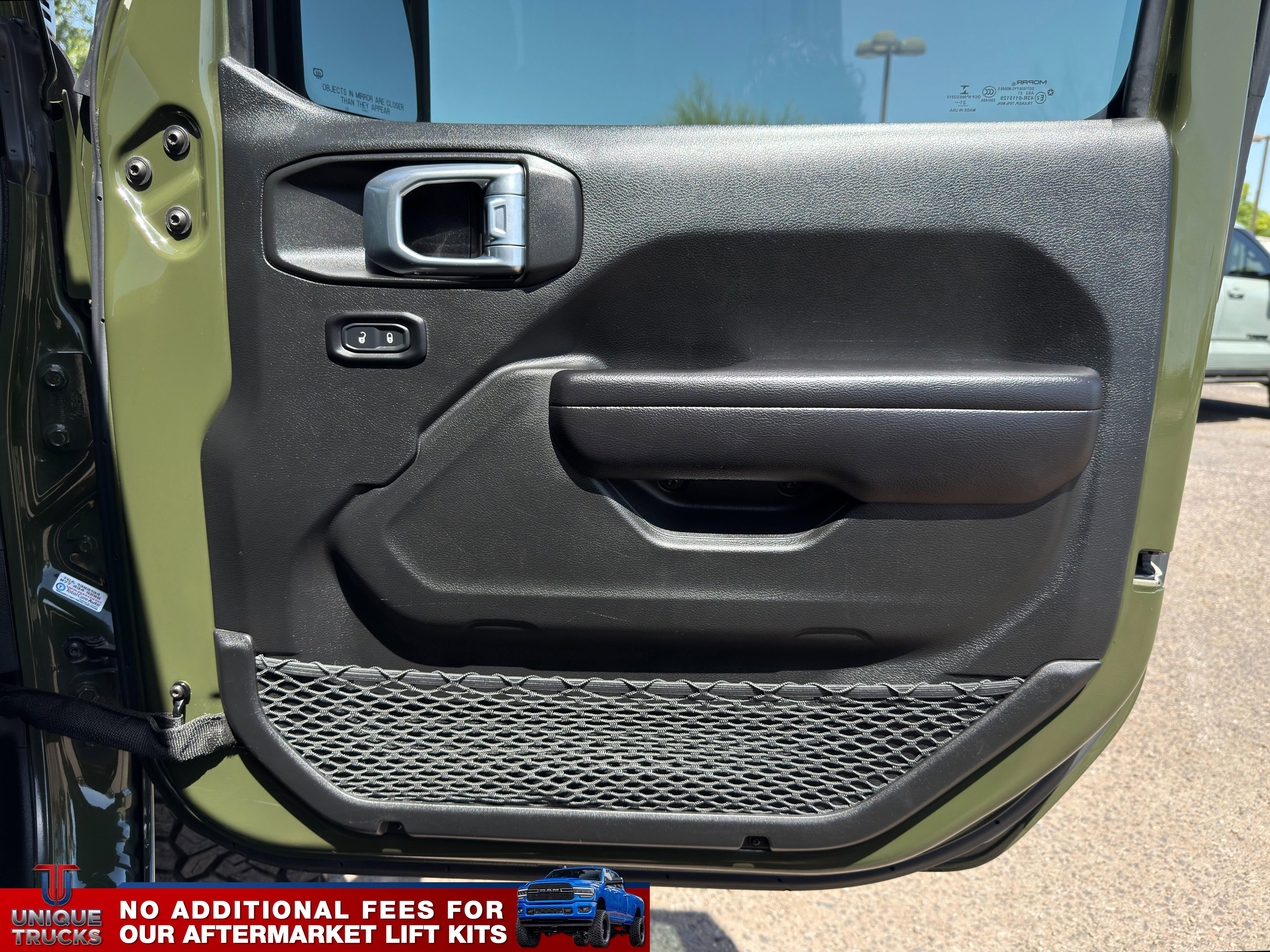 Used 2021 Jeep Gladiator Willys AWD/4WD image 34