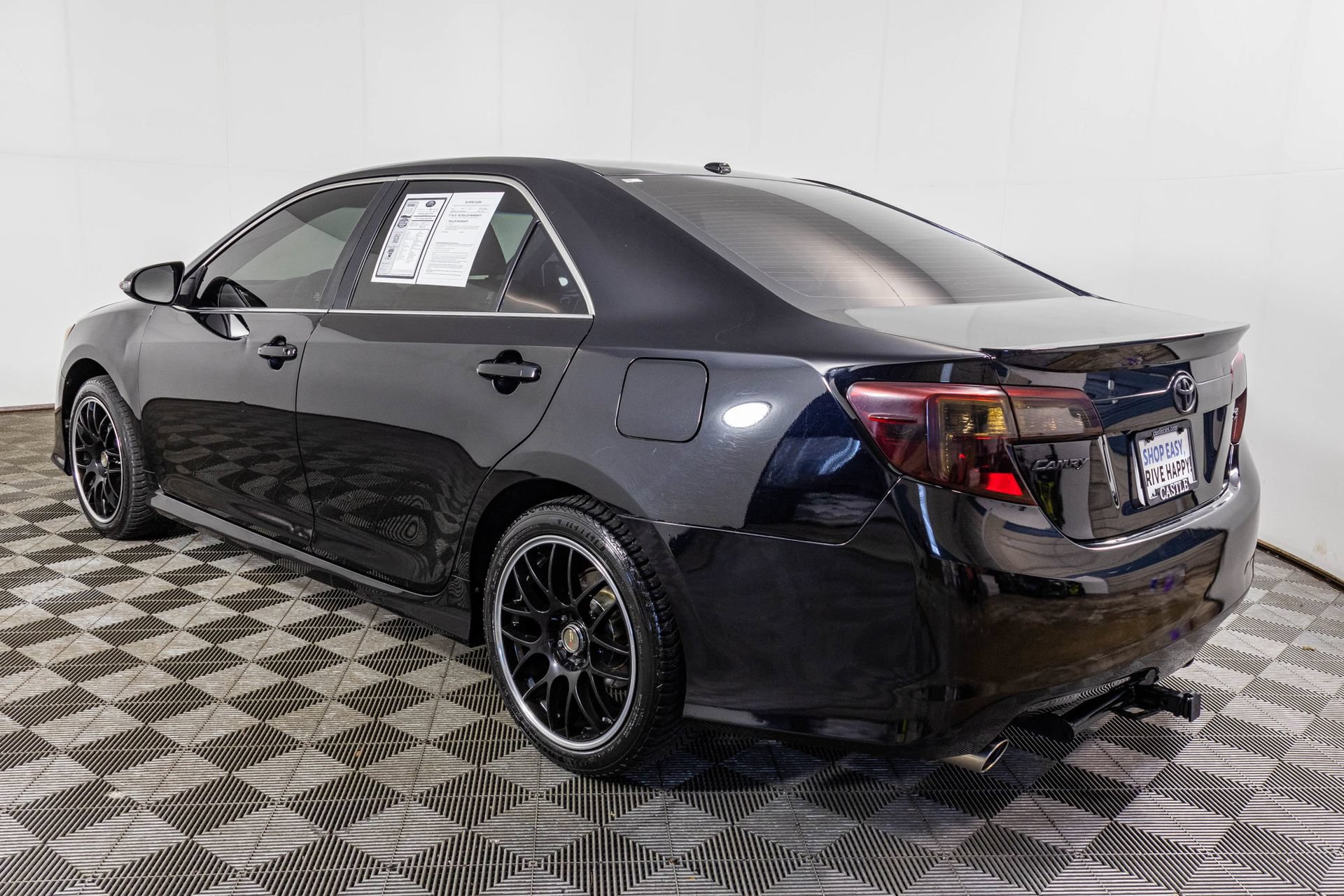 Used 2012 Toyota Camry SE w/ Leather Pkg FWD image 21