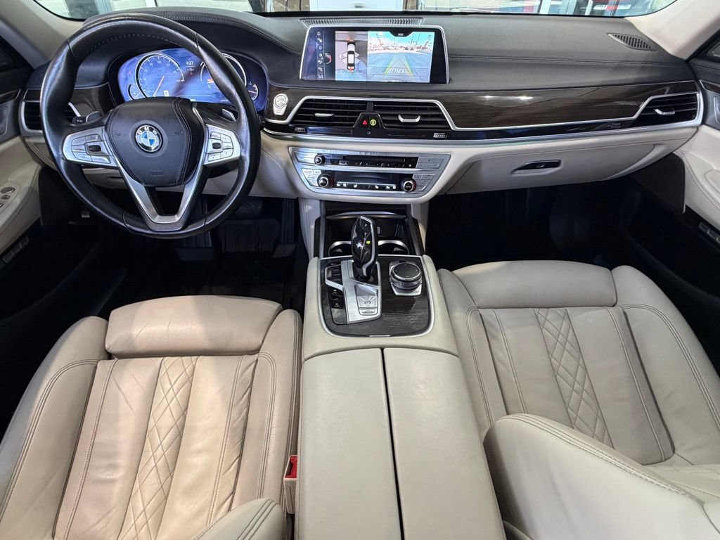 Used 2016 BMW 750i RWD image 33