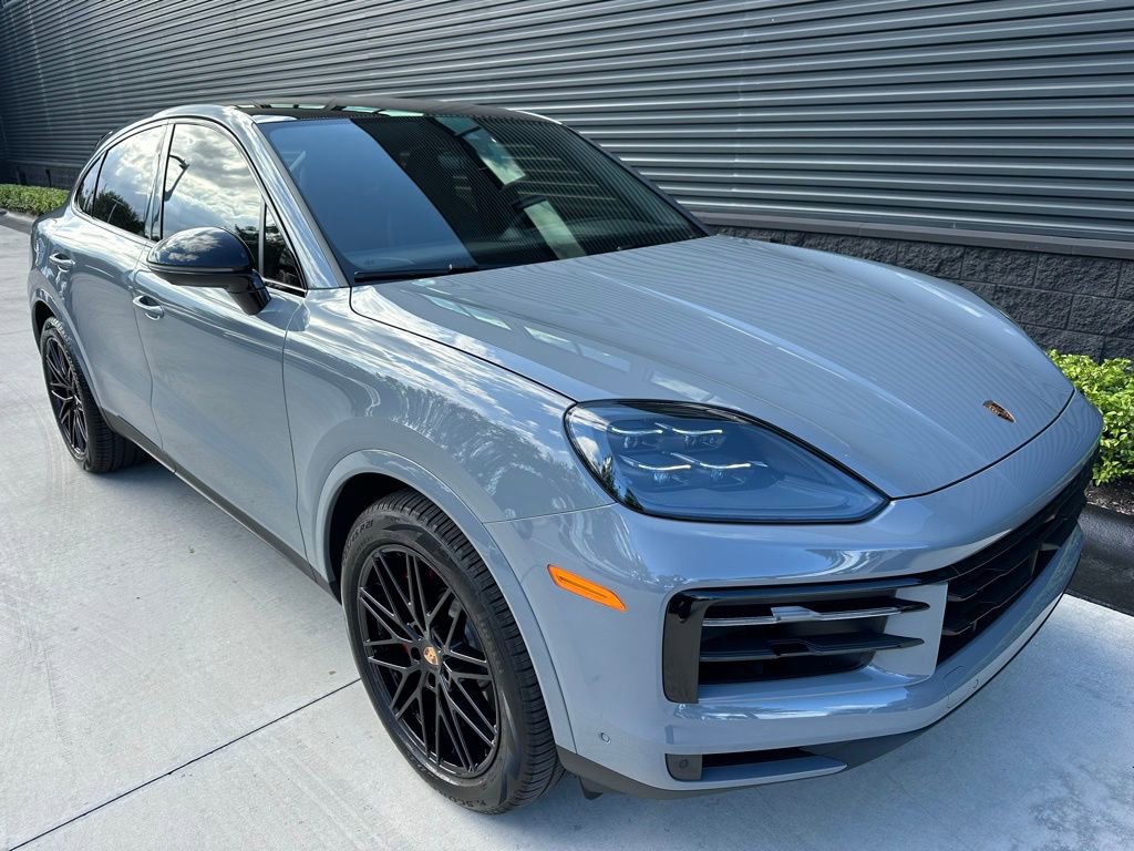 Used 2025 Porsche Cayenne S image 11