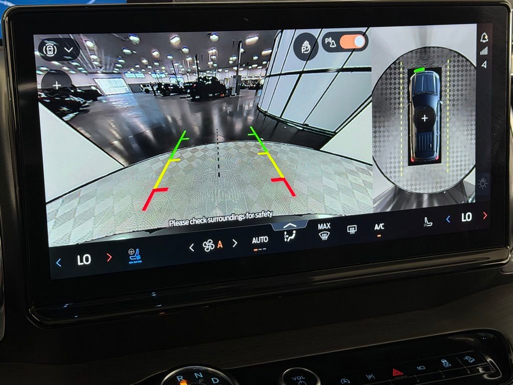 Used 2025 Ford Expedition Platinum image 20