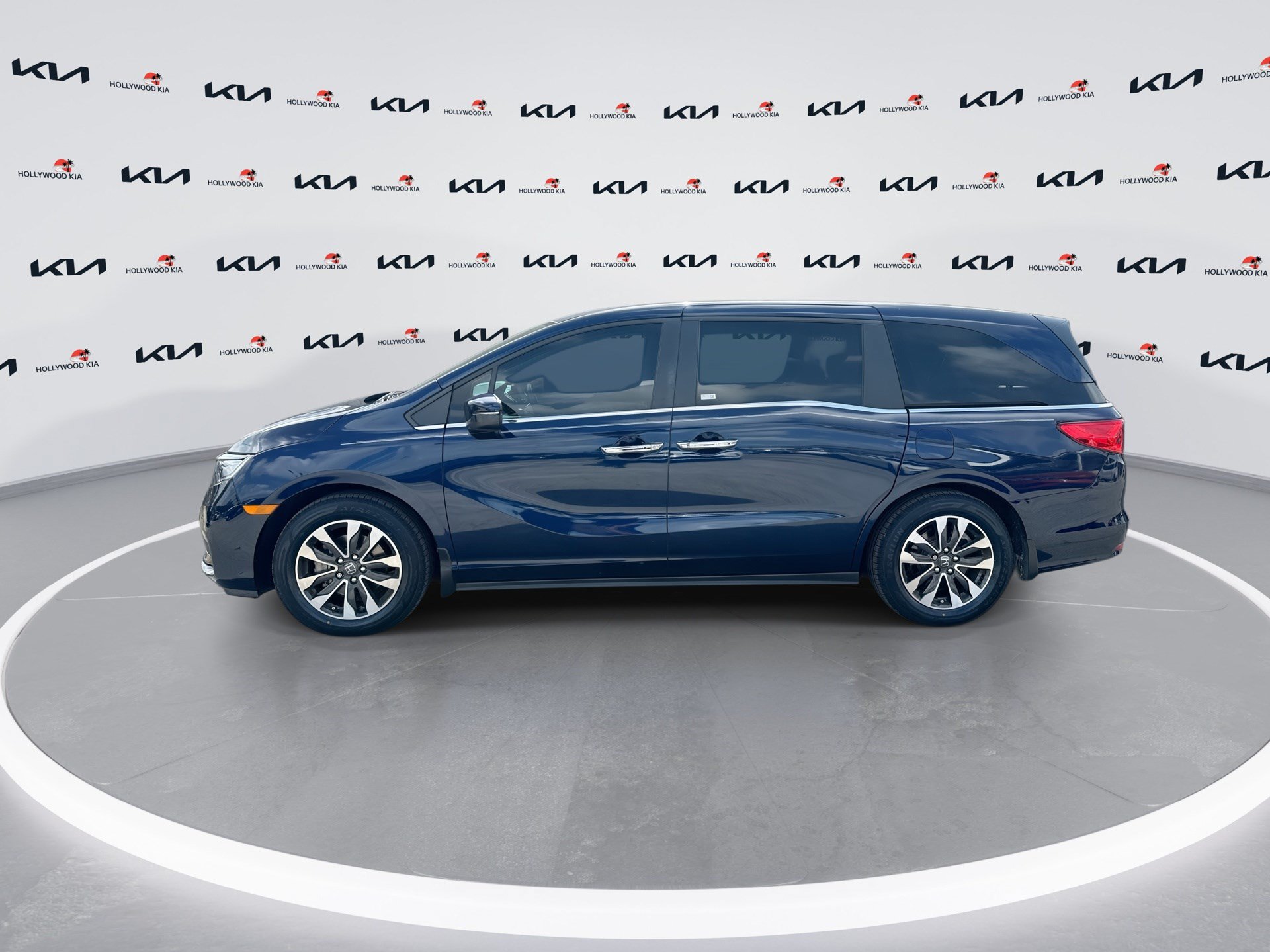 Used 2024 Honda Odyssey EX image 5