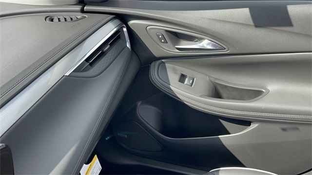 Used 2024 Buick Encore GX Avenir w/ Avenir Convenience Package image 32