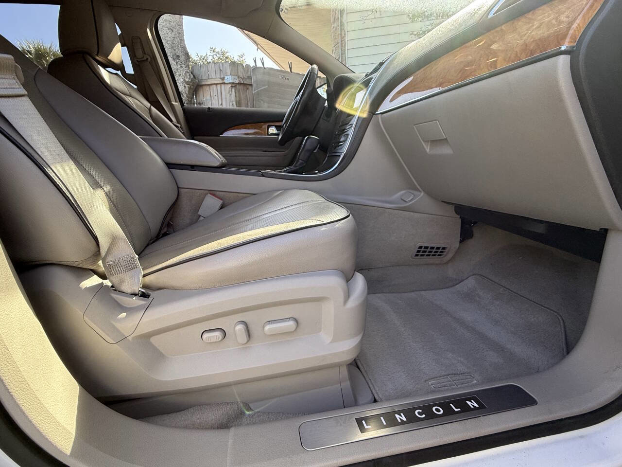 Used 2011 Lincoln MKX 2WD w/ 102A Rapid Spec Order Code image 15