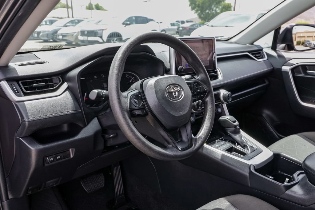 Used 2025 Toyota RAV4 XLE FWD image 17