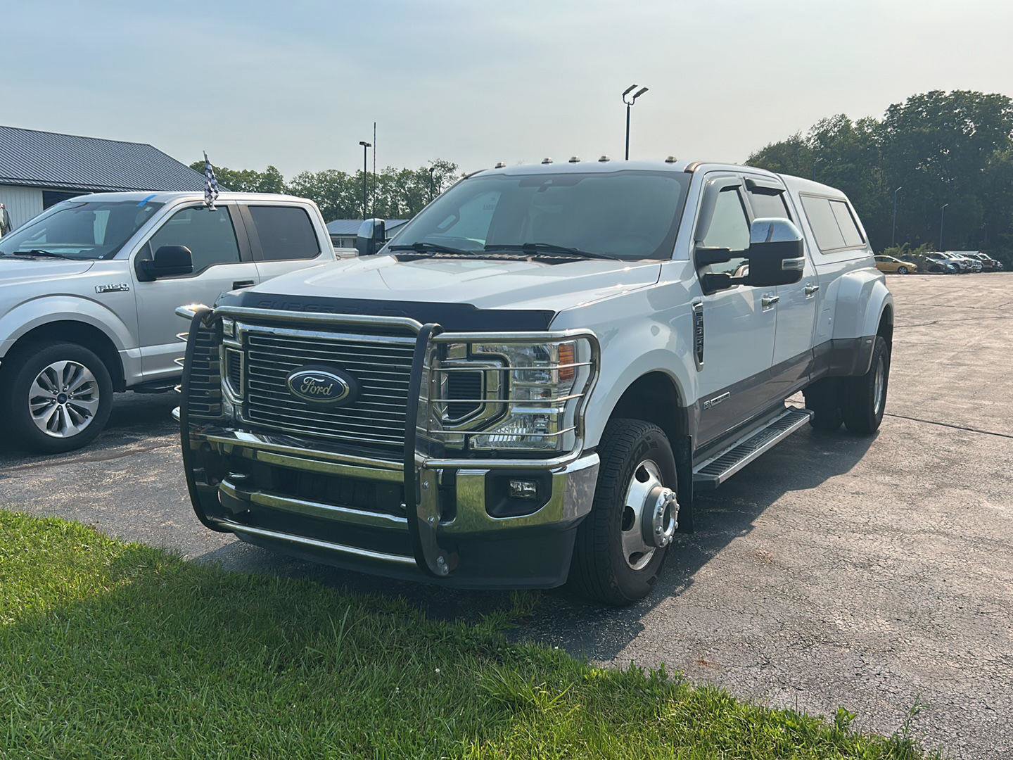 Used 2022 Ford F350 Lariat w/ Lariat Ultimate Package AWD/4WD image 2