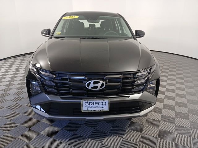 Used 2025 Hyundai Tucson SE image 2