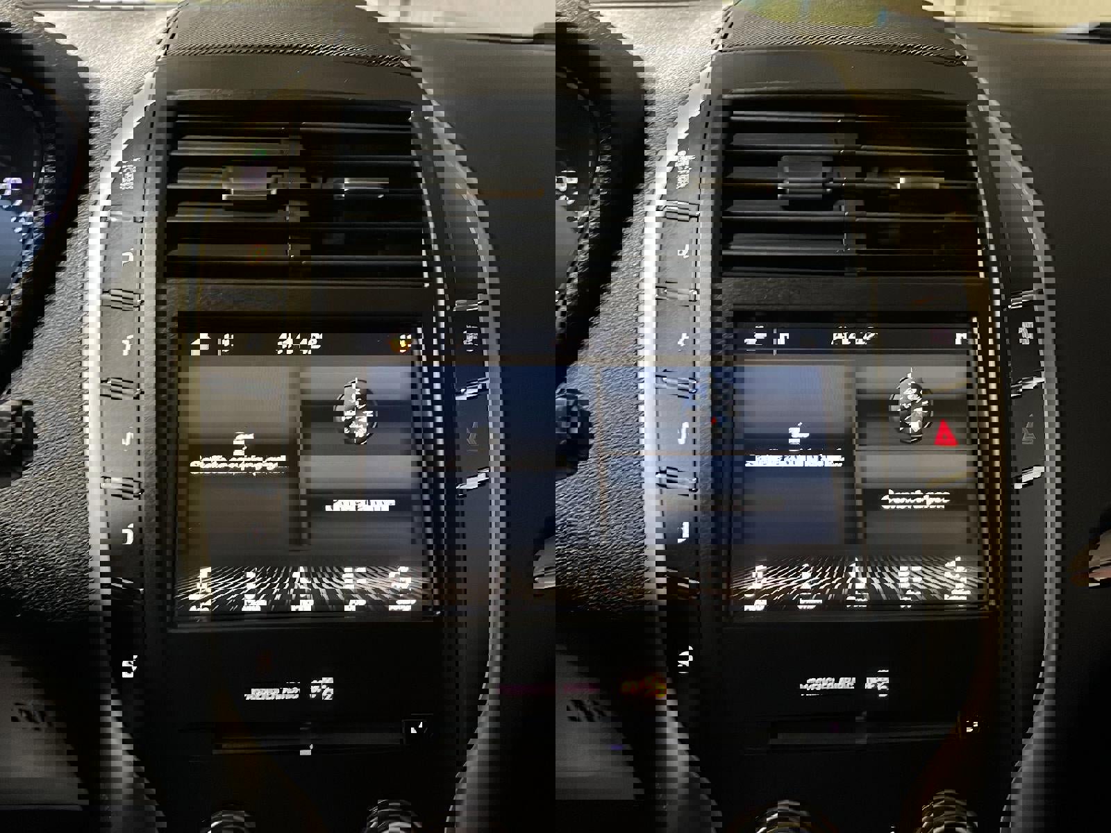 Used 2019 Lincoln MKC Premiere image 21