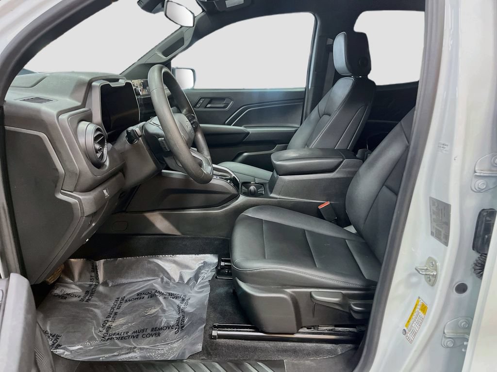 Used 2024 Chevrolet Colorado Trail Boss w/ Advanced Trailering Package AWD/4WD image 18