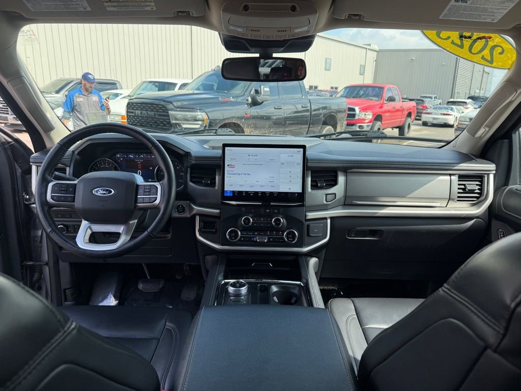 Used 2023 Ford Expedition Max XLT image 14