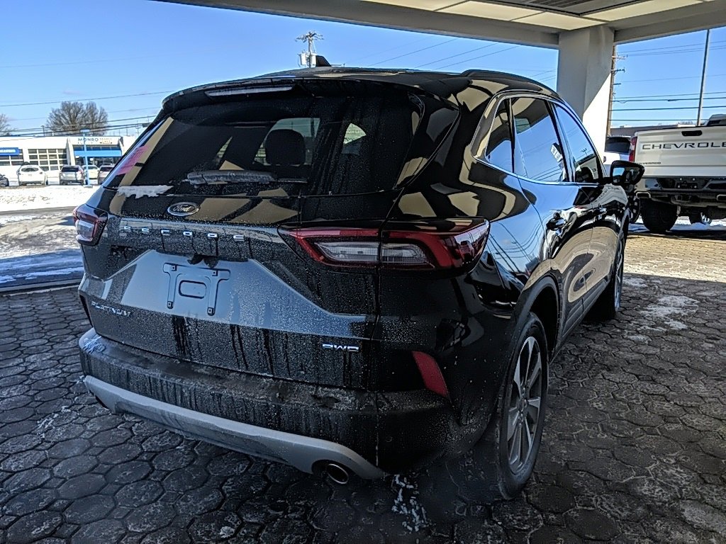 Used 2025 Ford Escape Platinum w/ Premium Technology Package image 5